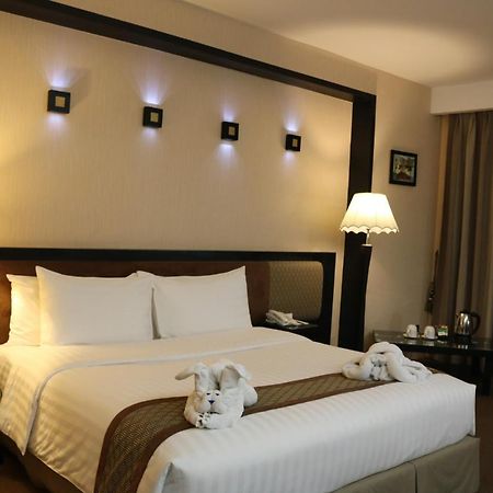 Avenue 64 Hotel Yangon Ngoại thất bức ảnh
