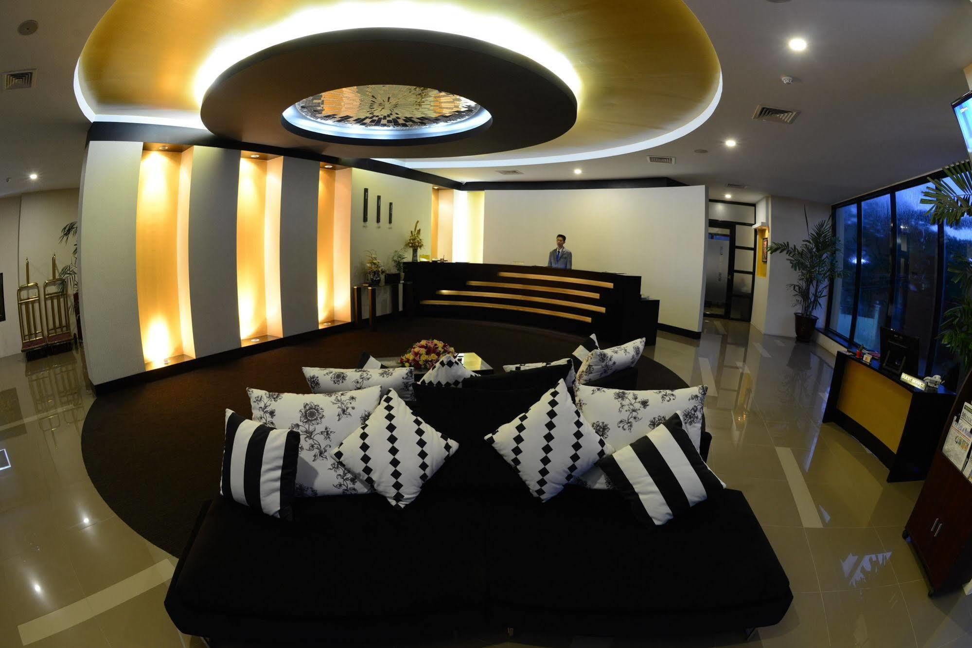 Avenue 64 Hotel Yangon Ngoại thất bức ảnh
