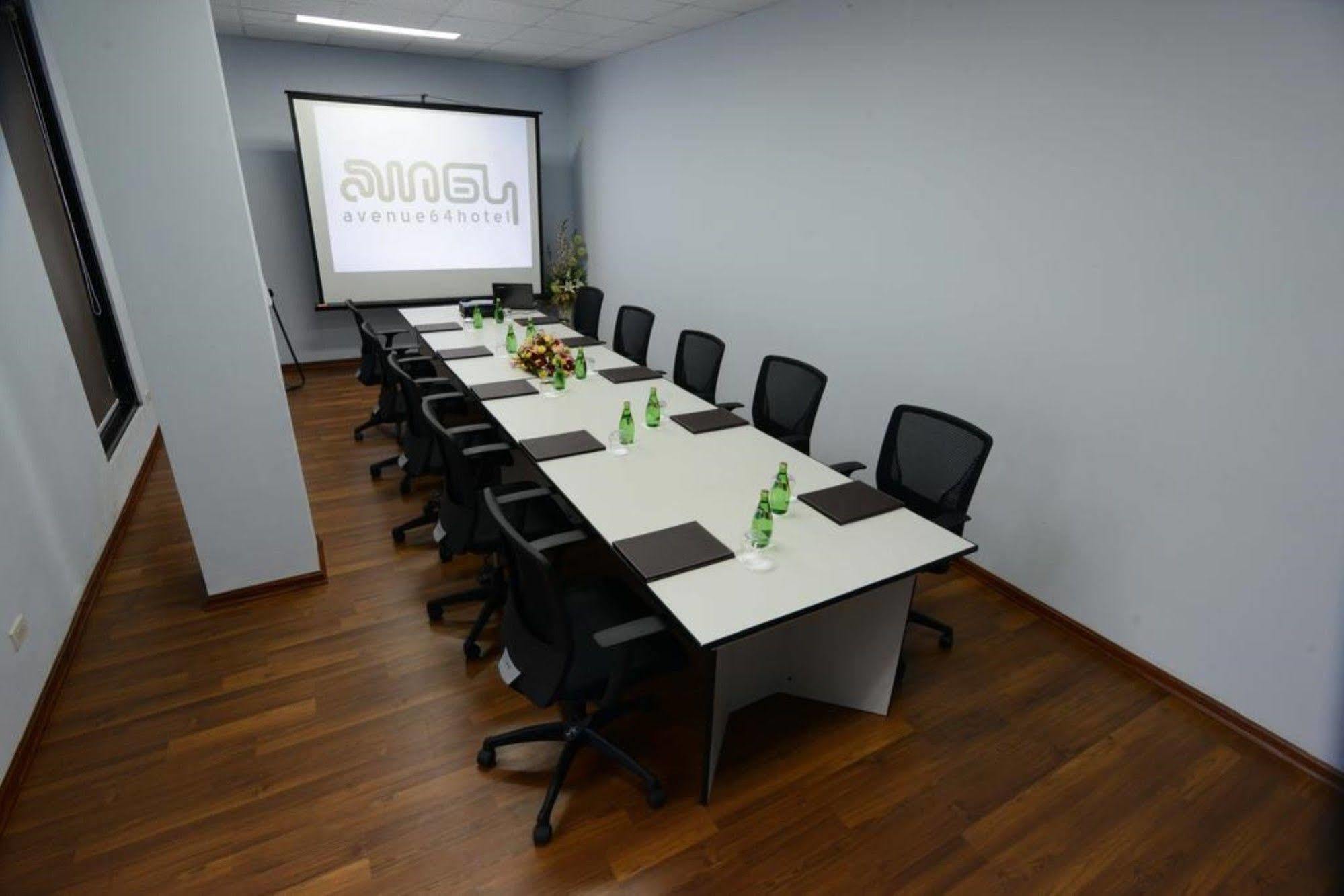 Avenue 64 Hotel Yangon Ngoại thất bức ảnh